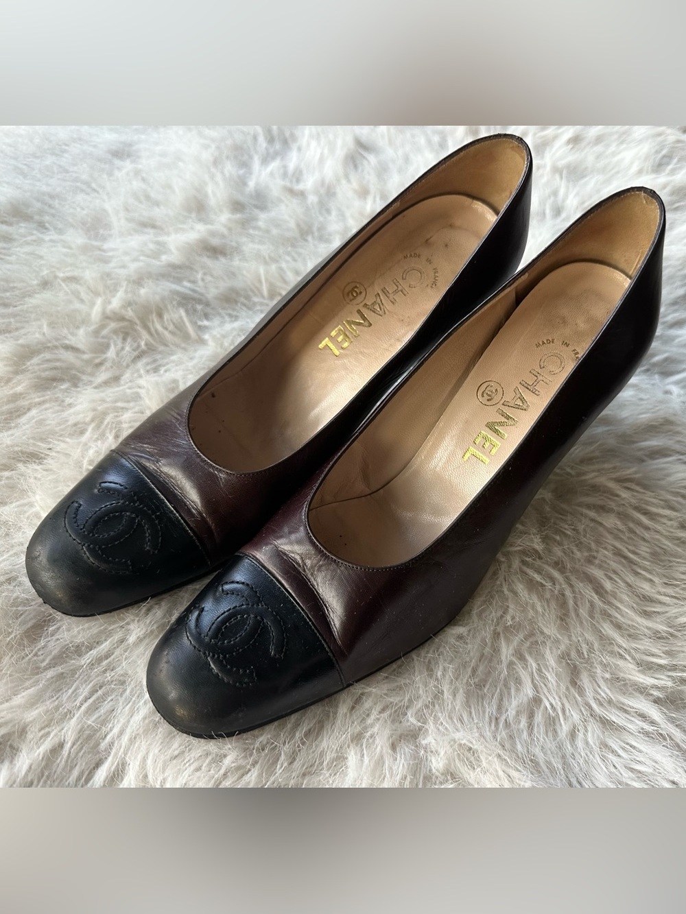 CHANEL Two-Tone Leather Cap-Toe heels Black & Burgundy double CC logo pumps 37.5